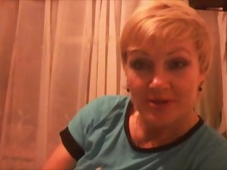 45 летняя мадам из Питера показывает себя в обнаженном виде перед вебкой