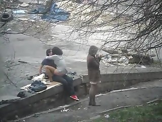 Сексуальные будни русской молодежи прямо на улице