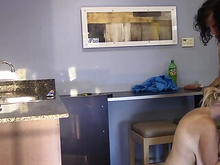 Ебать жену можно и на стульях, главное проявить креатив!