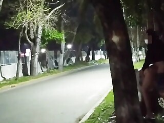 Публичный секс на улице не смущает пару из Аргентины